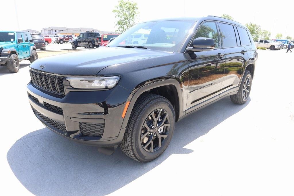 new 2025 Jeep Grand Cherokee L car, priced at $39,713