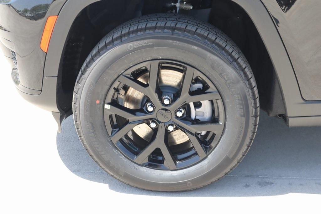 new 2025 Jeep Grand Cherokee L car, priced at $39,713
