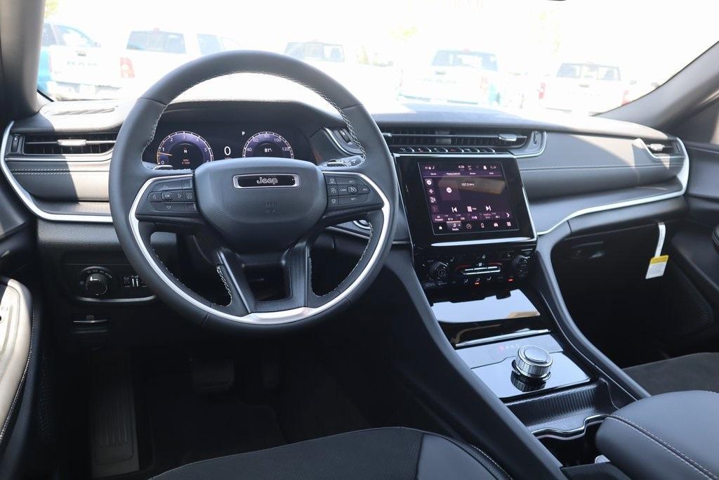 new 2025 Jeep Grand Cherokee L car, priced at $39,713
