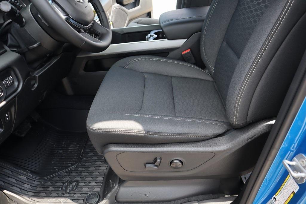 new 2025 Ram 1500 car, priced at $46,678