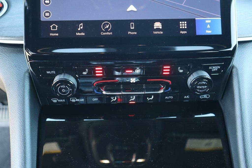 new 2025 Jeep Grand Cherokee car, priced at $38,574