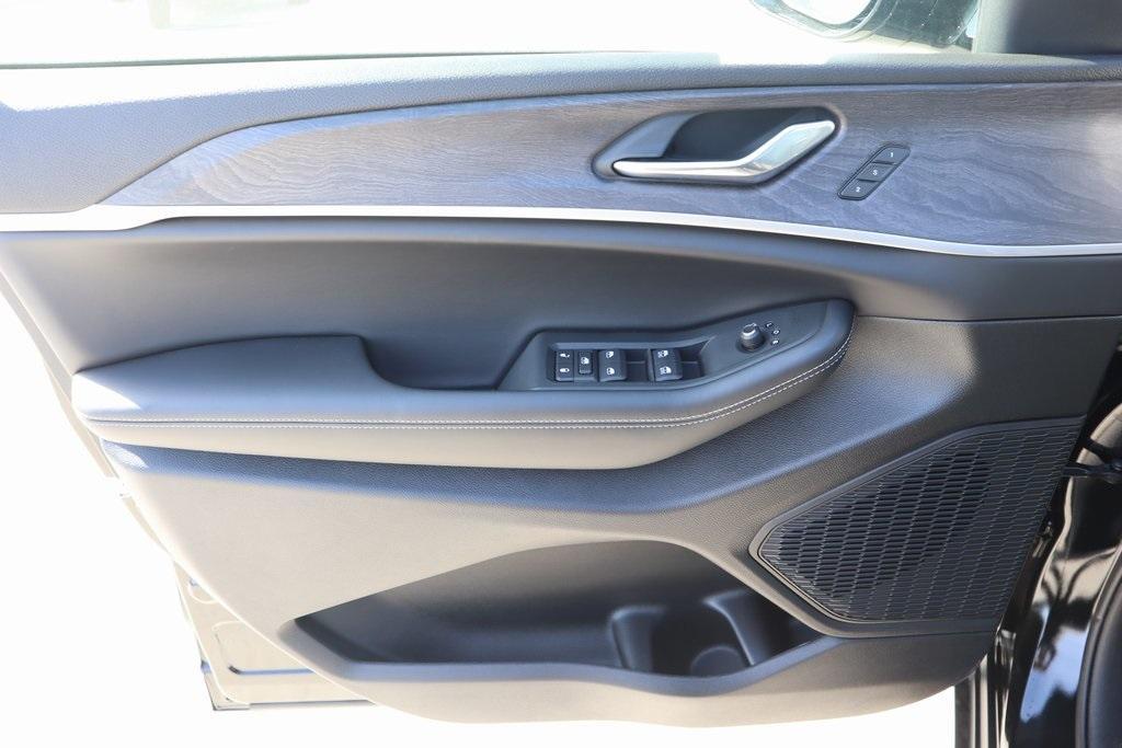 new 2025 Jeep Grand Cherokee car, priced at $47,995