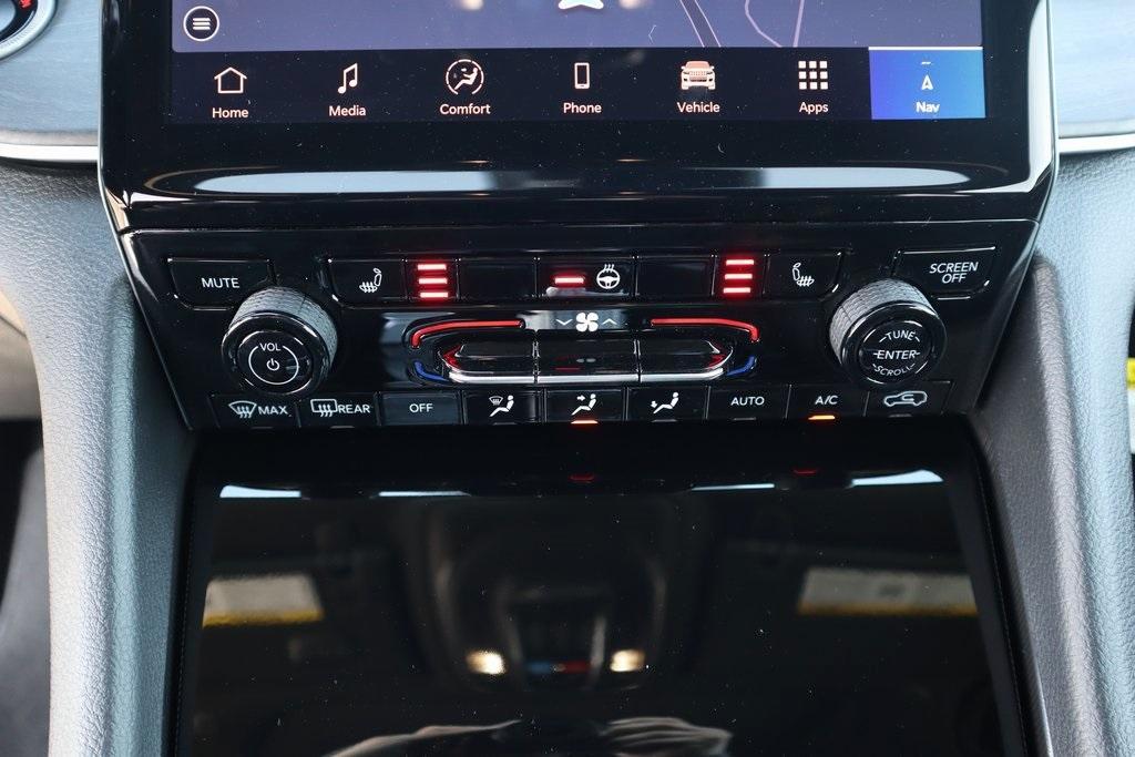 new 2025 Jeep Grand Cherokee car, priced at $47,995