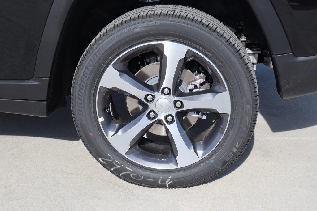 new 2025 Jeep Grand Cherokee car, priced at $47,995