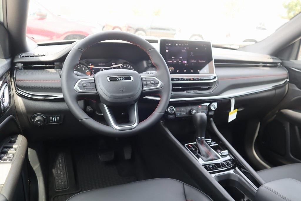 new 2025 Jeep Compass car, priced at $31,855