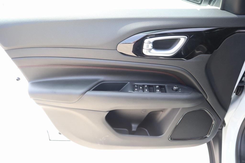 new 2025 Jeep Compass car, priced at $31,855