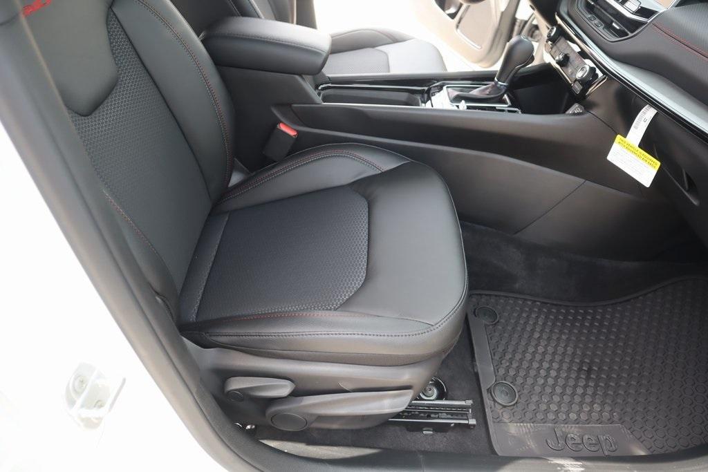 new 2025 Jeep Compass car, priced at $31,855