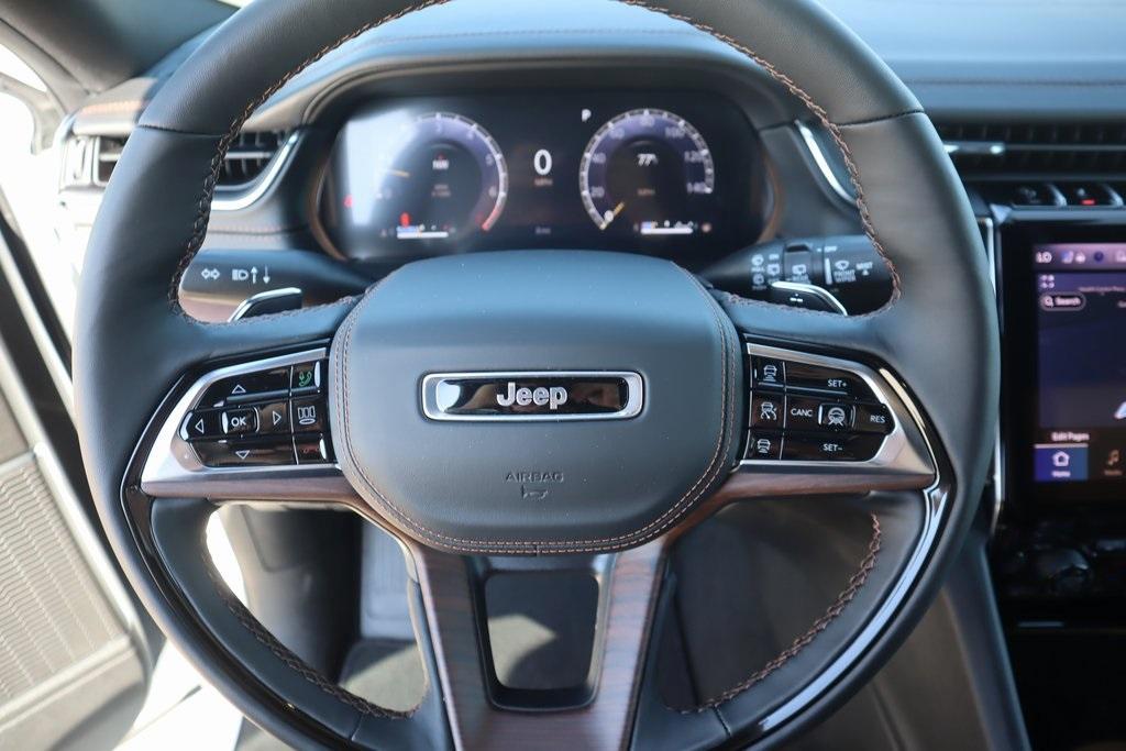 new 2025 Jeep Grand Cherokee car, priced at $58,009