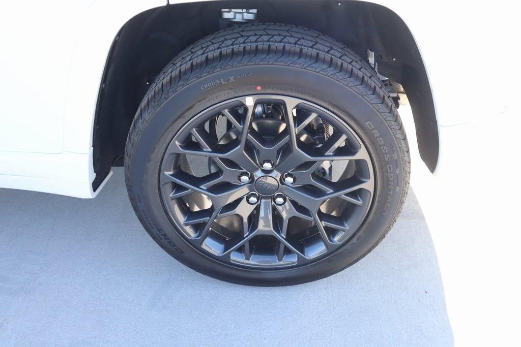 new 2025 Jeep Grand Cherokee car, priced at $58,009