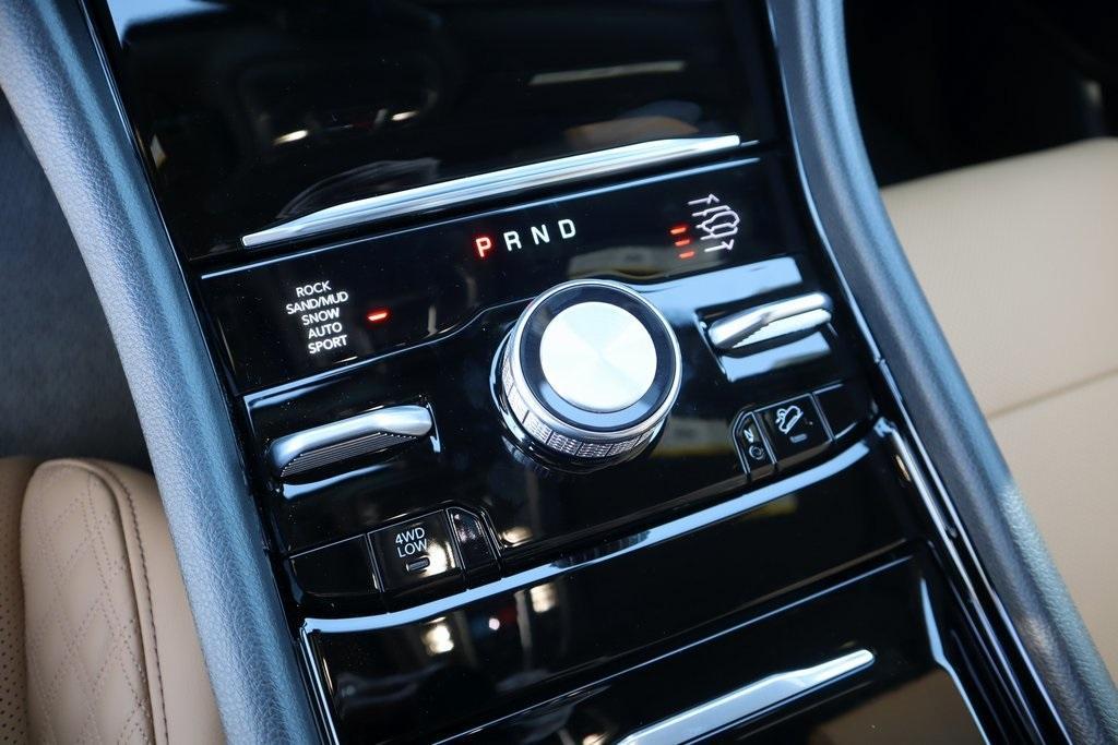 new 2025 Jeep Grand Cherokee car, priced at $58,009
