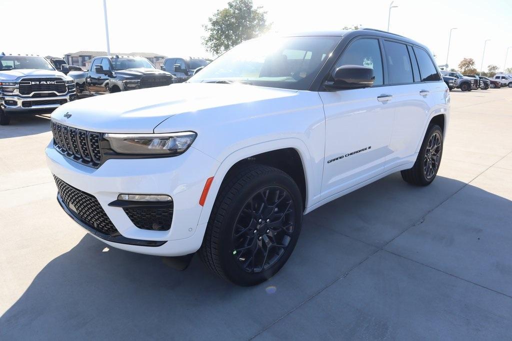new 2025 Jeep Grand Cherokee car, priced at $58,009