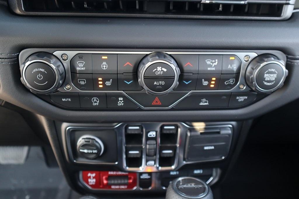new 2025 Jeep Gladiator car, priced at $49,001