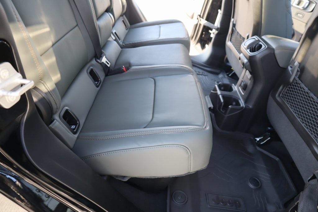 new 2025 Jeep Gladiator car, priced at $49,001
