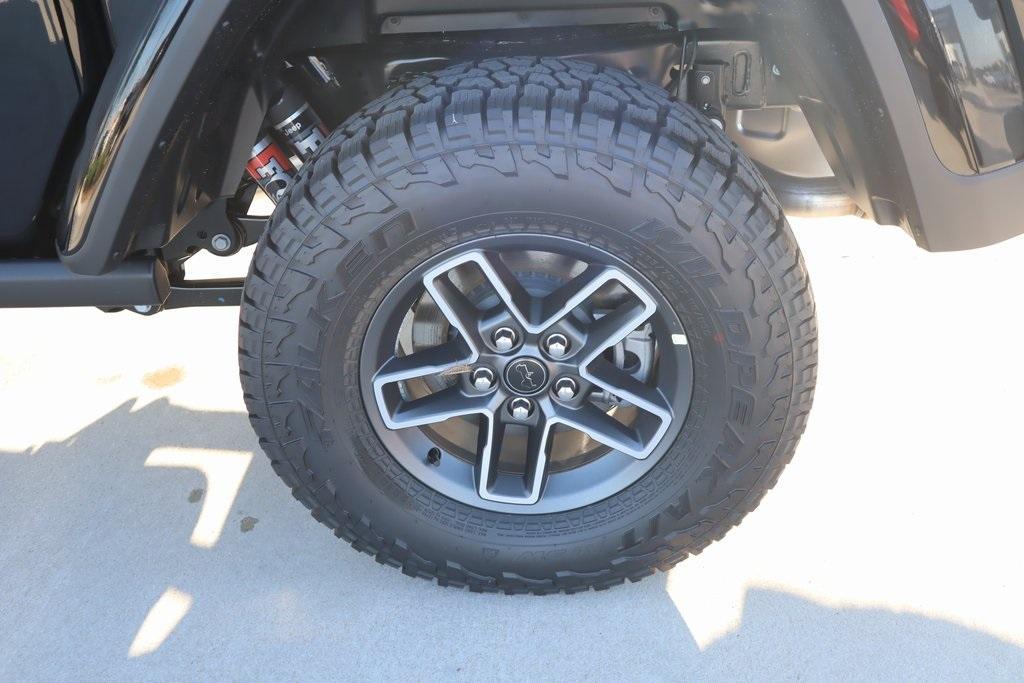 new 2025 Jeep Gladiator car, priced at $49,001