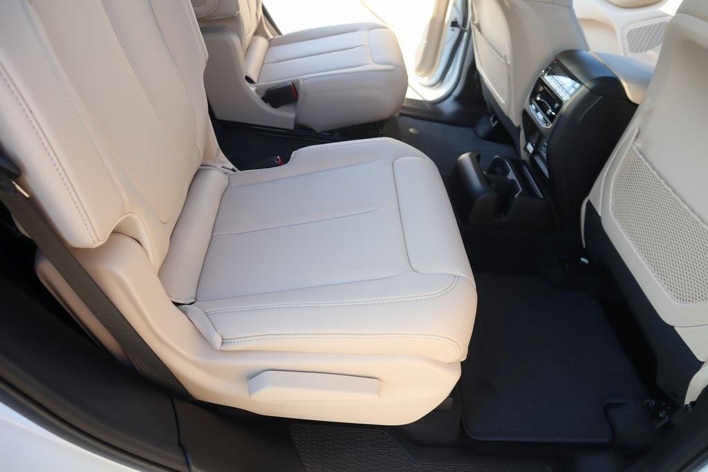 new 2025 Jeep Grand Cherokee L car, priced at $50,956