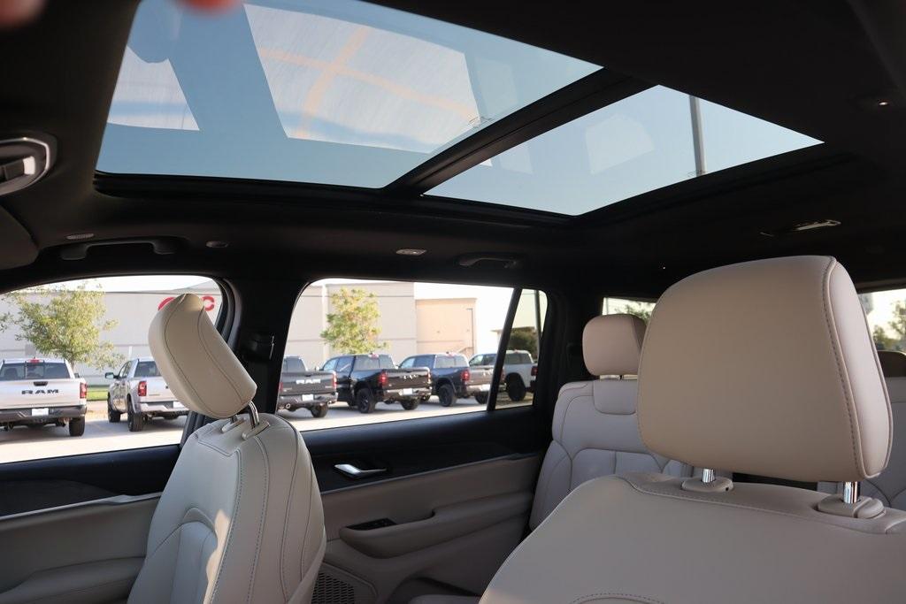 new 2025 Jeep Grand Cherokee L car, priced at $50,956