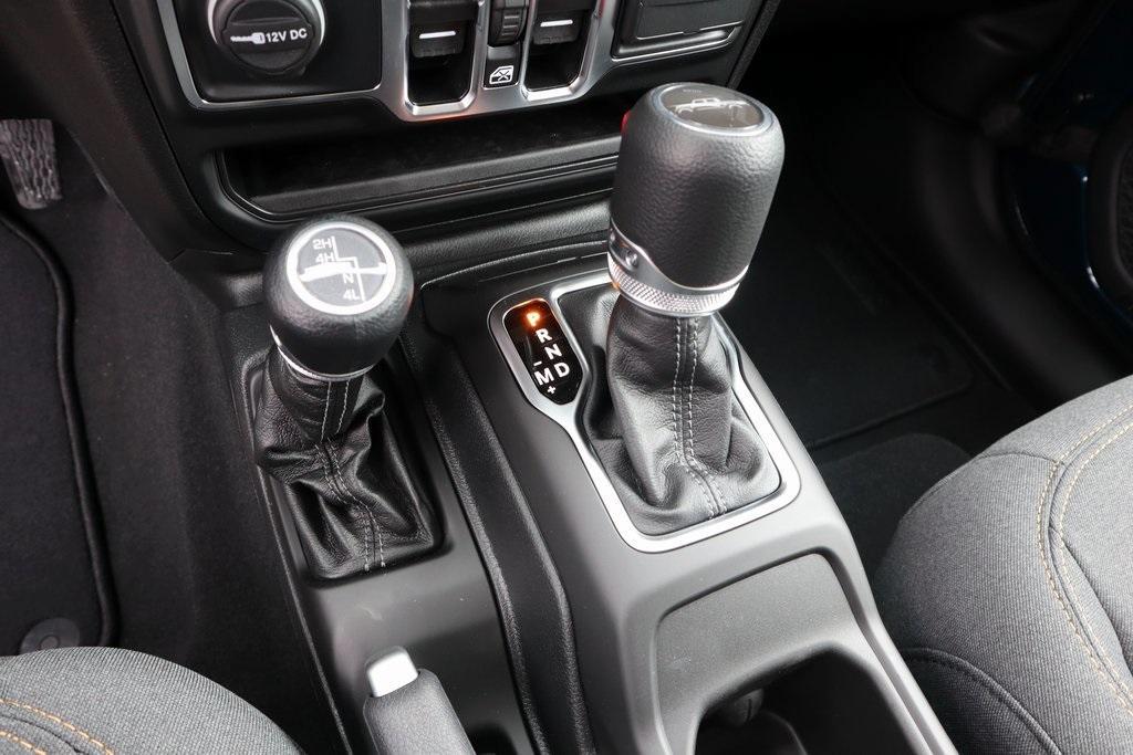 new 2025 Jeep Gladiator car, priced at $43,009