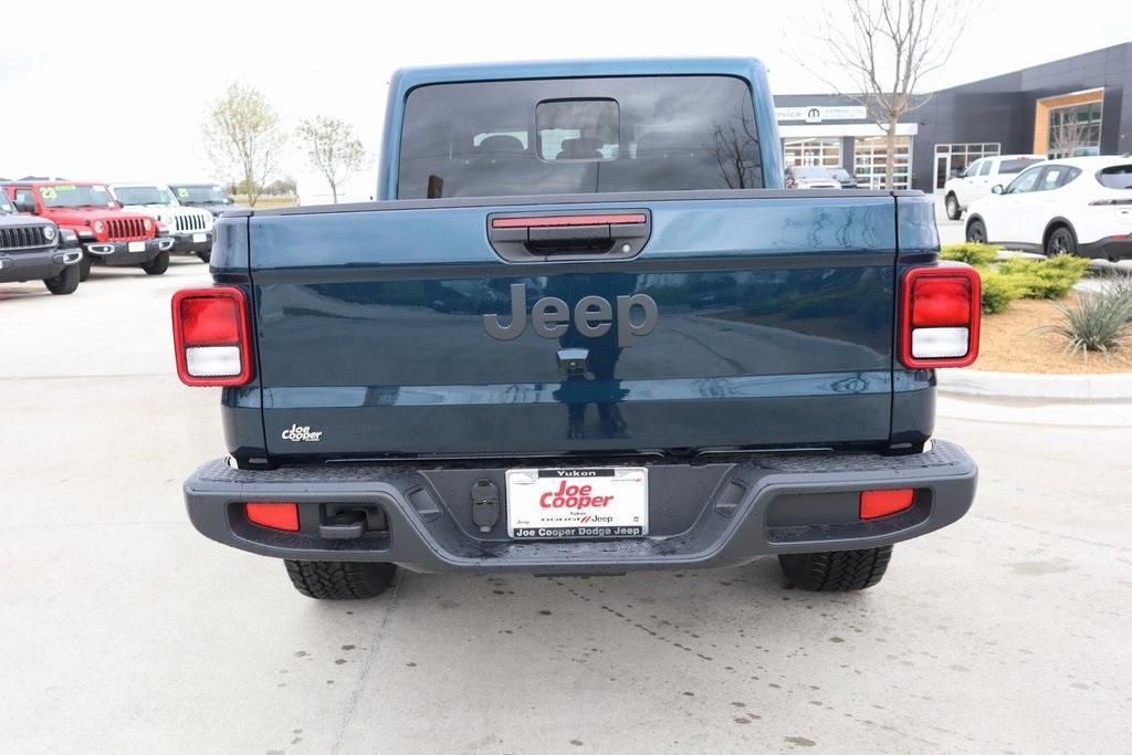 new 2025 Jeep Gladiator car, priced at $43,009