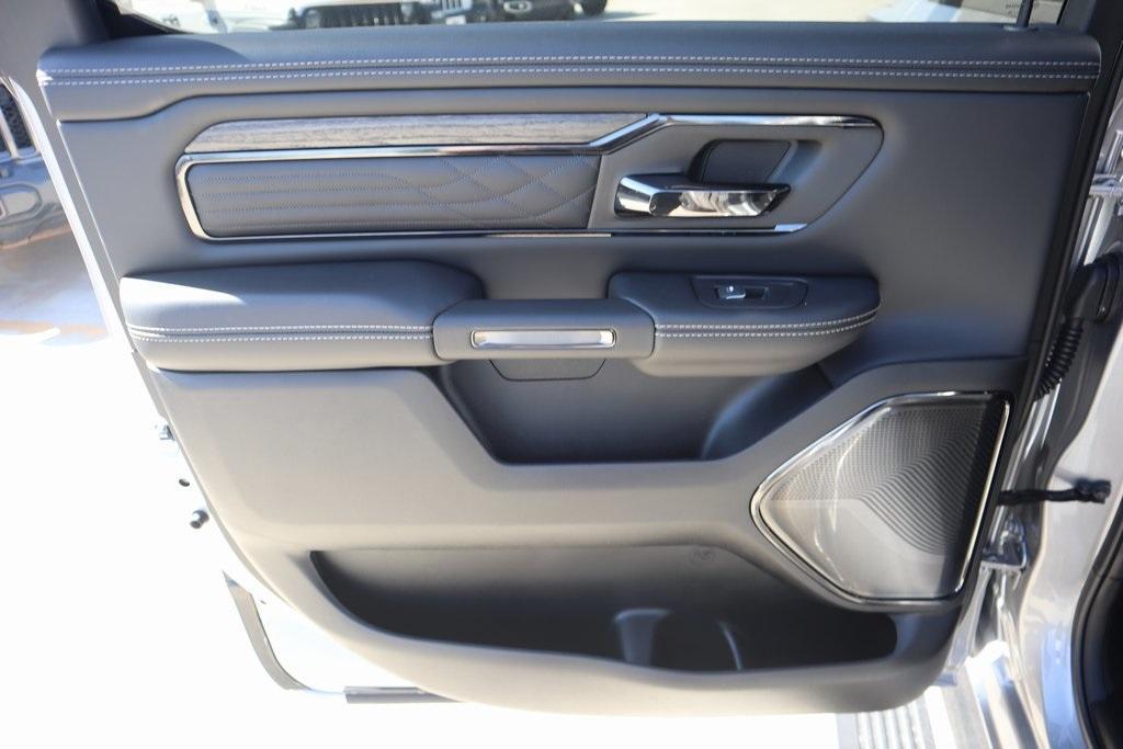 new 2025 Ram 1500 car, priced at $77,217