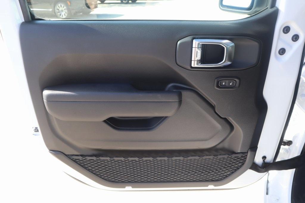 new 2025 Jeep Wrangler car, priced at $38,143