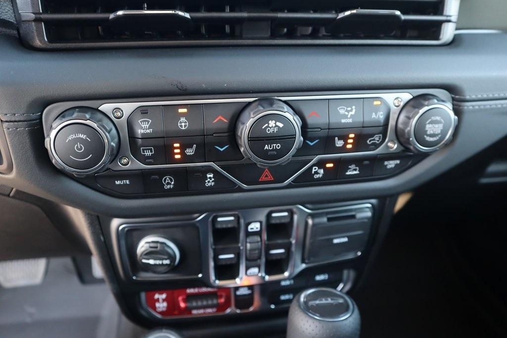 new 2025 Jeep Gladiator car, priced at $51,883