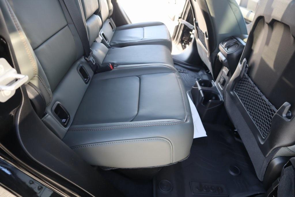 new 2025 Jeep Gladiator car, priced at $51,883