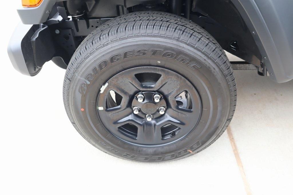 new 2025 Jeep Gladiator car, priced at $35,999