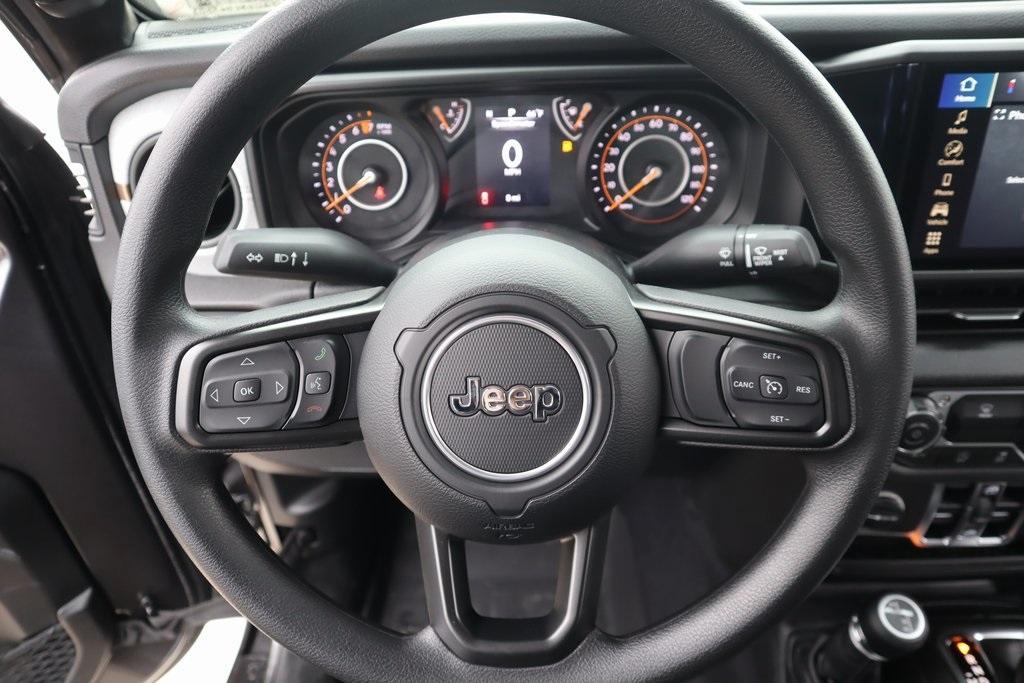 new 2025 Jeep Gladiator car, priced at $35,999