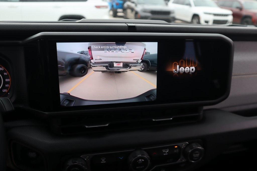 new 2025 Jeep Gladiator car, priced at $35,999