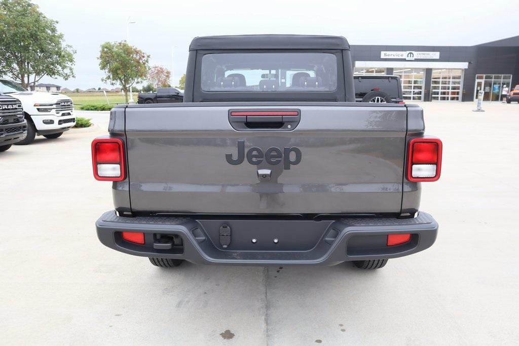 new 2025 Jeep Gladiator car, priced at $35,999