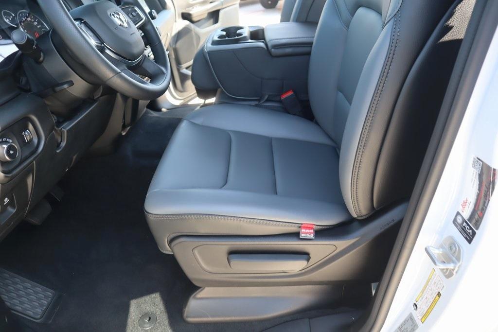 new 2025 Ram 1500 car, priced at $42,143