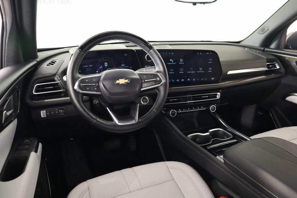 used 2025 Chevrolet Traverse car, priced at $54,119