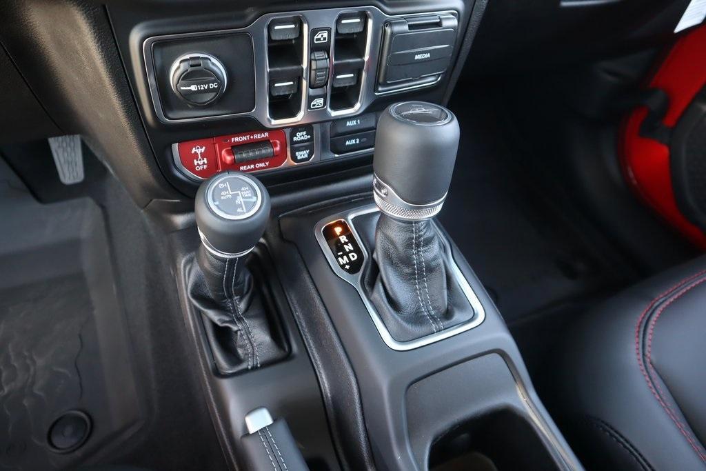 new 2025 Jeep Gladiator car, priced at $53,383