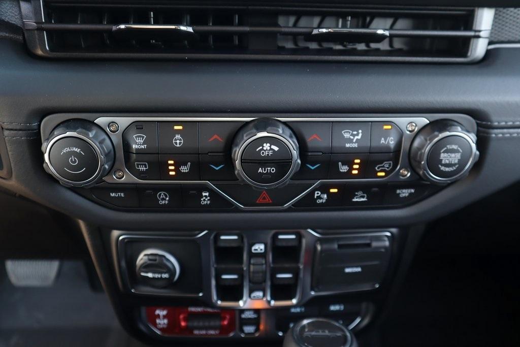 new 2025 Jeep Gladiator car, priced at $53,383
