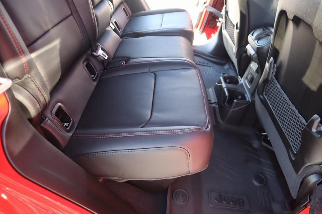 new 2025 Jeep Gladiator car, priced at $53,383