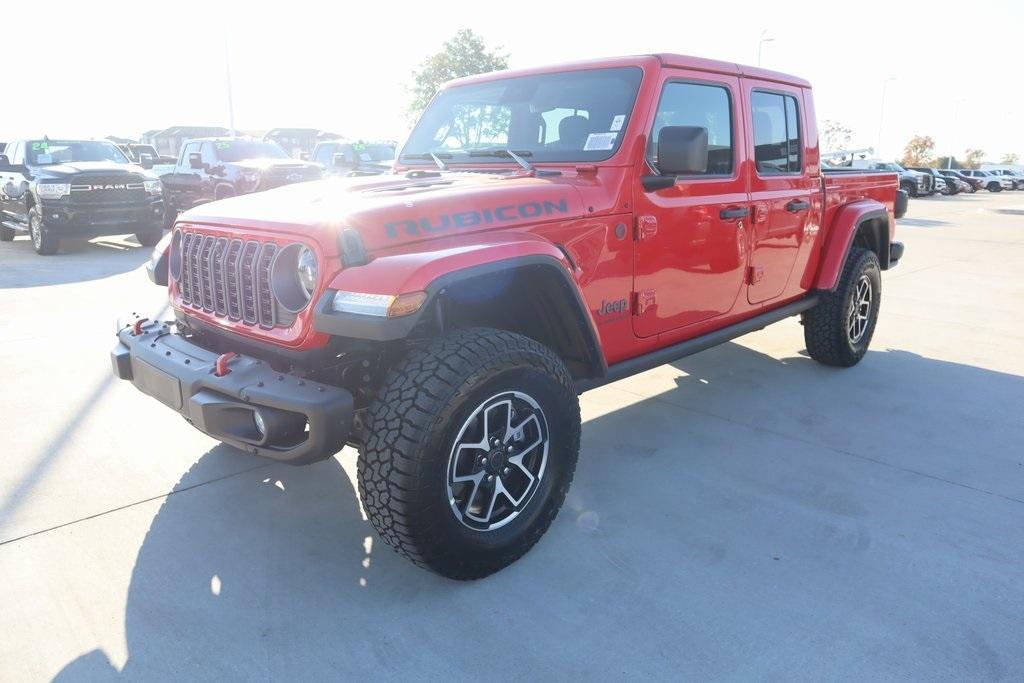 new 2025 Jeep Gladiator car, priced at $53,383