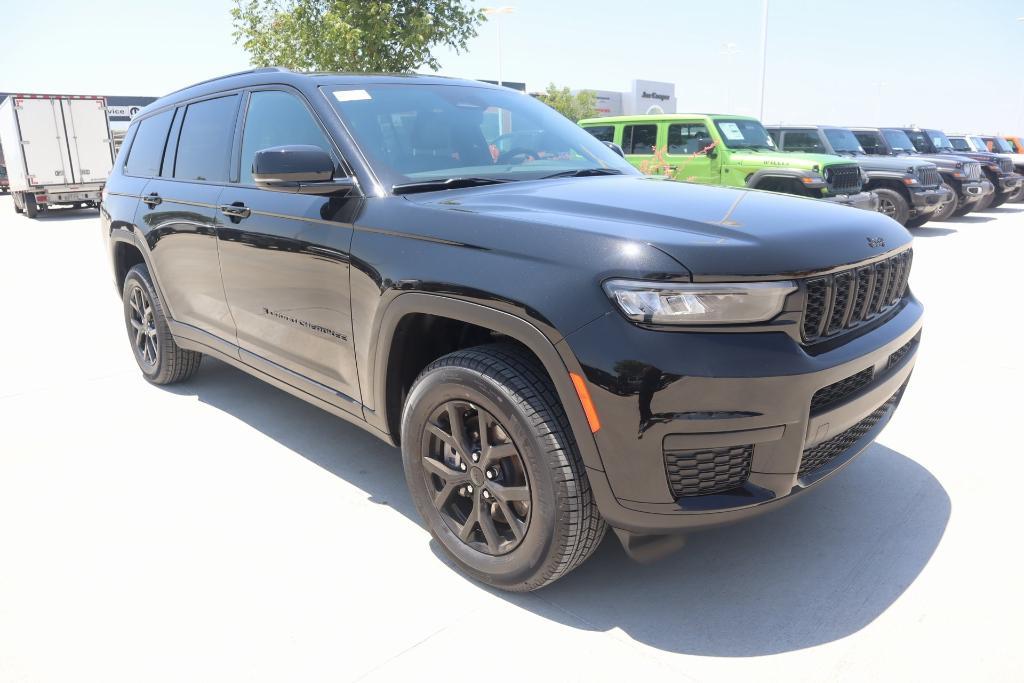 new 2025 Jeep Grand Cherokee L car, priced at $39,513