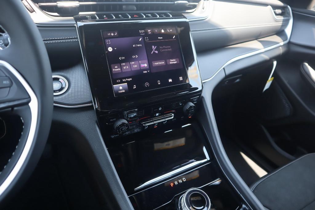 new 2025 Jeep Grand Cherokee L car, priced at $38,871
