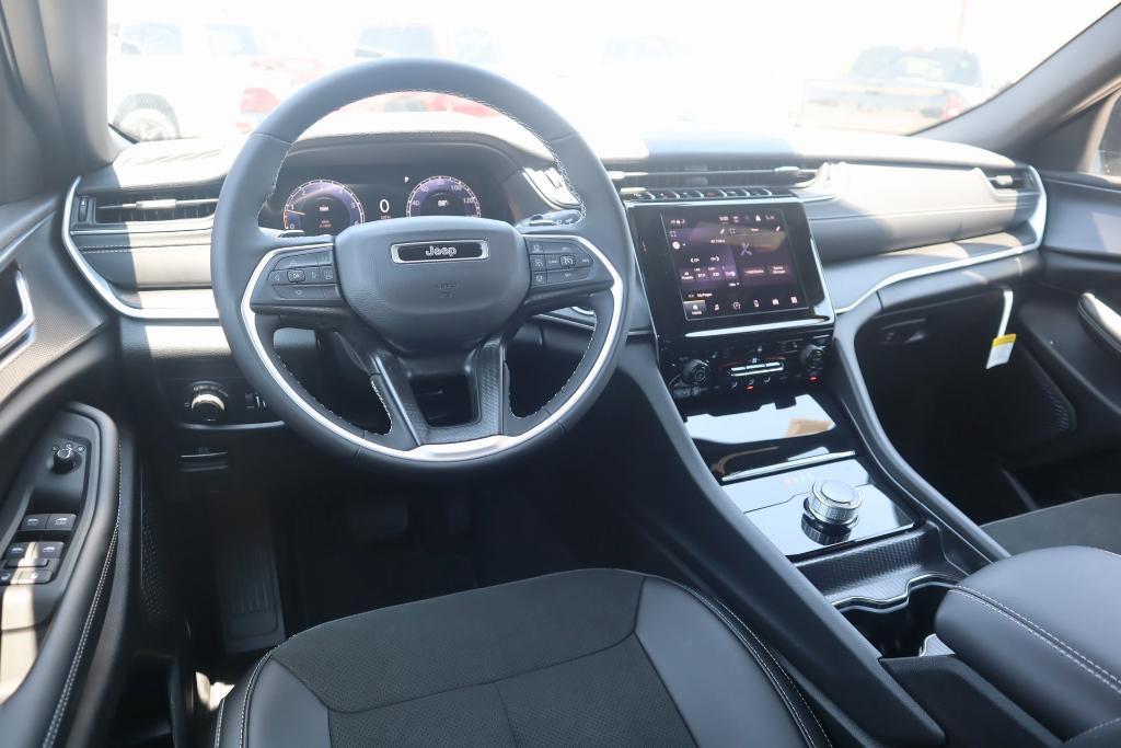 new 2025 Jeep Grand Cherokee L car, priced at $38,871