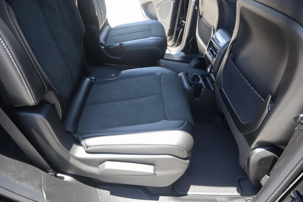new 2025 Jeep Grand Cherokee L car, priced at $38,871
