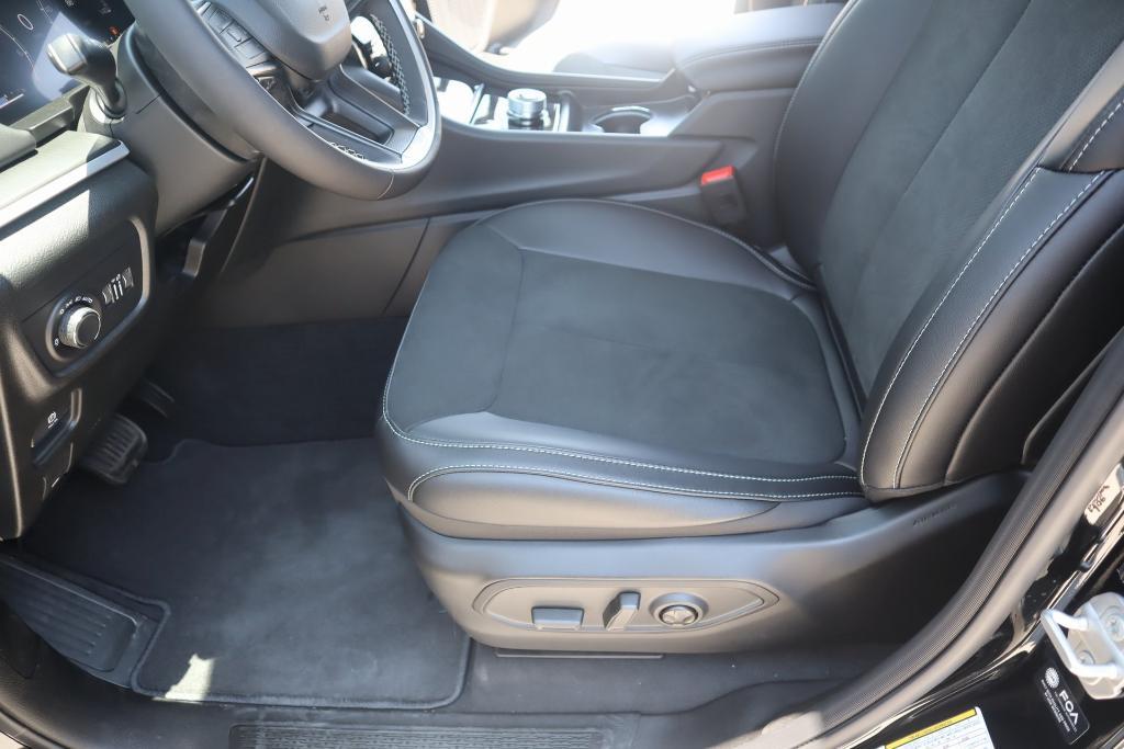 new 2025 Jeep Grand Cherokee L car, priced at $38,871