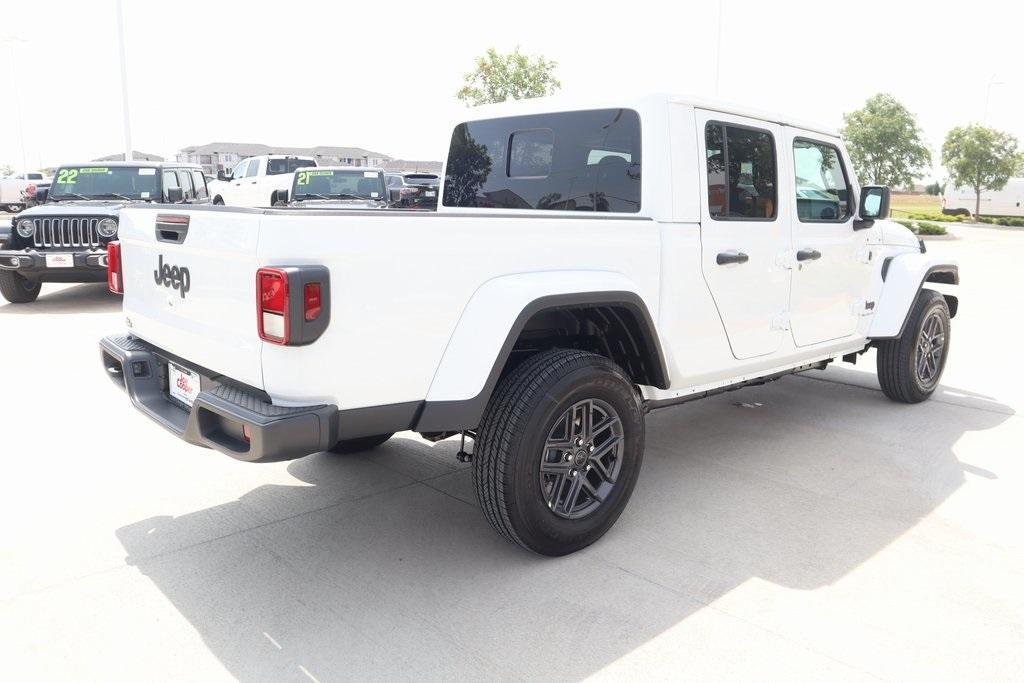 new 2025 Jeep Gladiator car, priced at $39,063