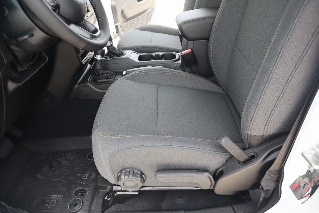 new 2025 Jeep Gladiator car, priced at $39,063