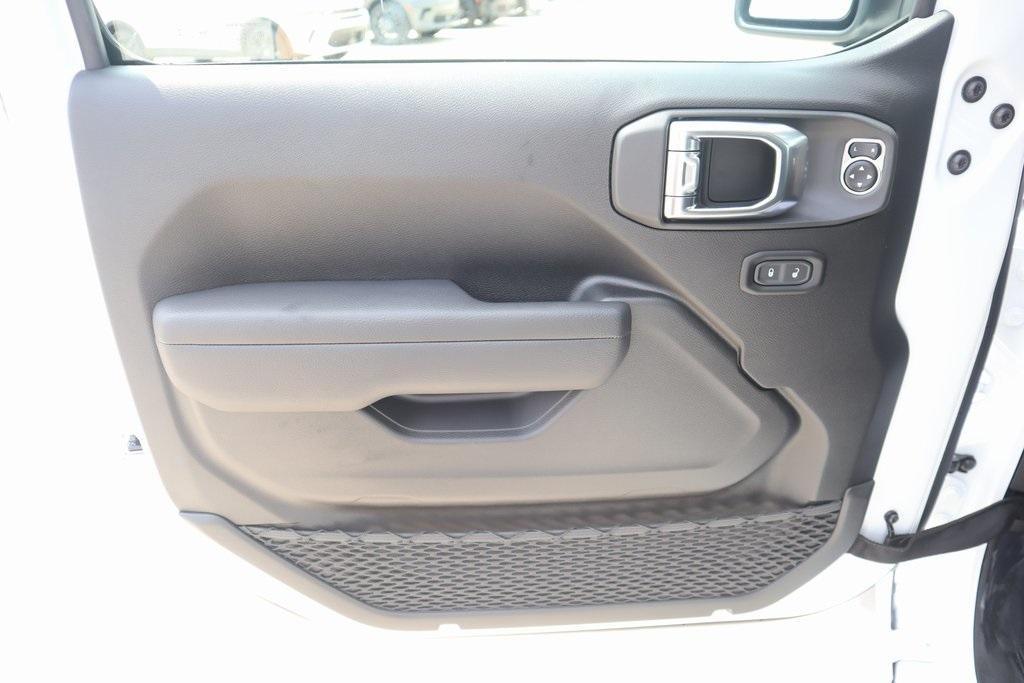 new 2025 Jeep Gladiator car, priced at $39,063