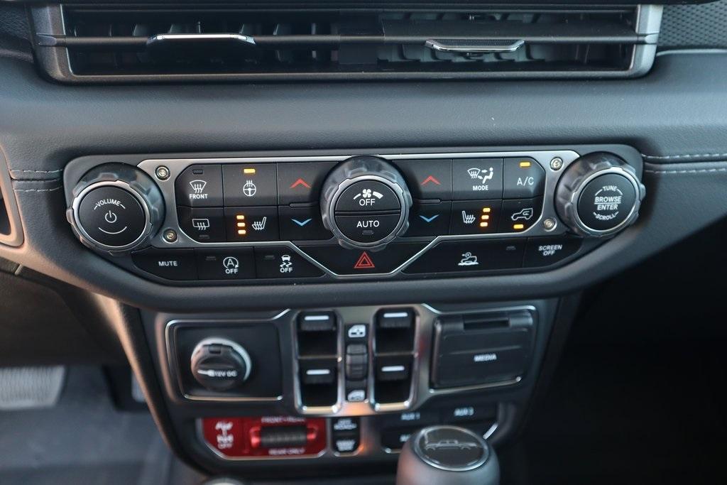 new 2025 Jeep Gladiator car, priced at $52,775