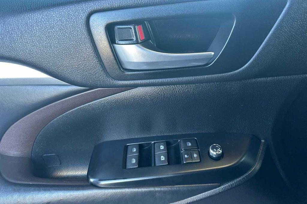 used 2018 Toyota Highlander car, priced at $25,000