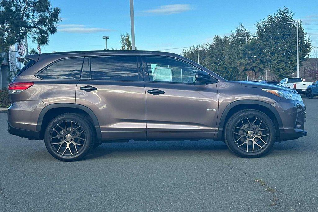 used 2018 Toyota Highlander car, priced at $25,000