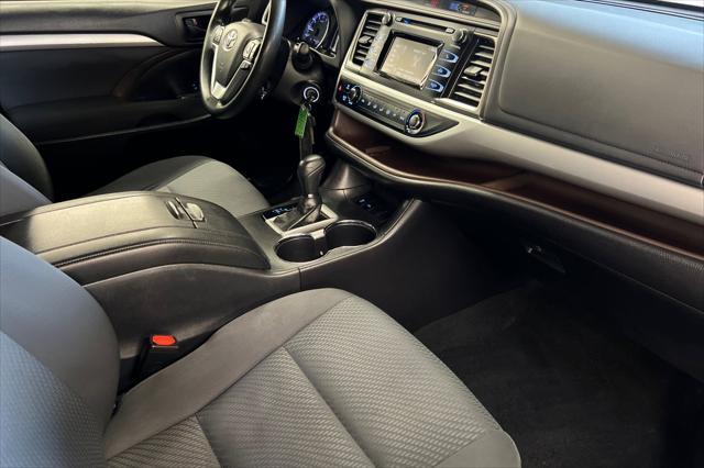 used 2019 Toyota Highlander car, priced at $27,500