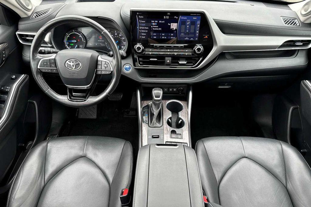 used 2020 Toyota Highlander Hybrid car, priced at $40,000