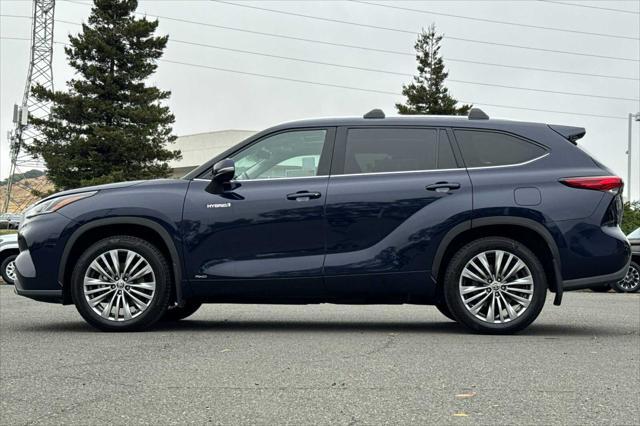 used 2020 Toyota Highlander Hybrid car, priced at $42,500